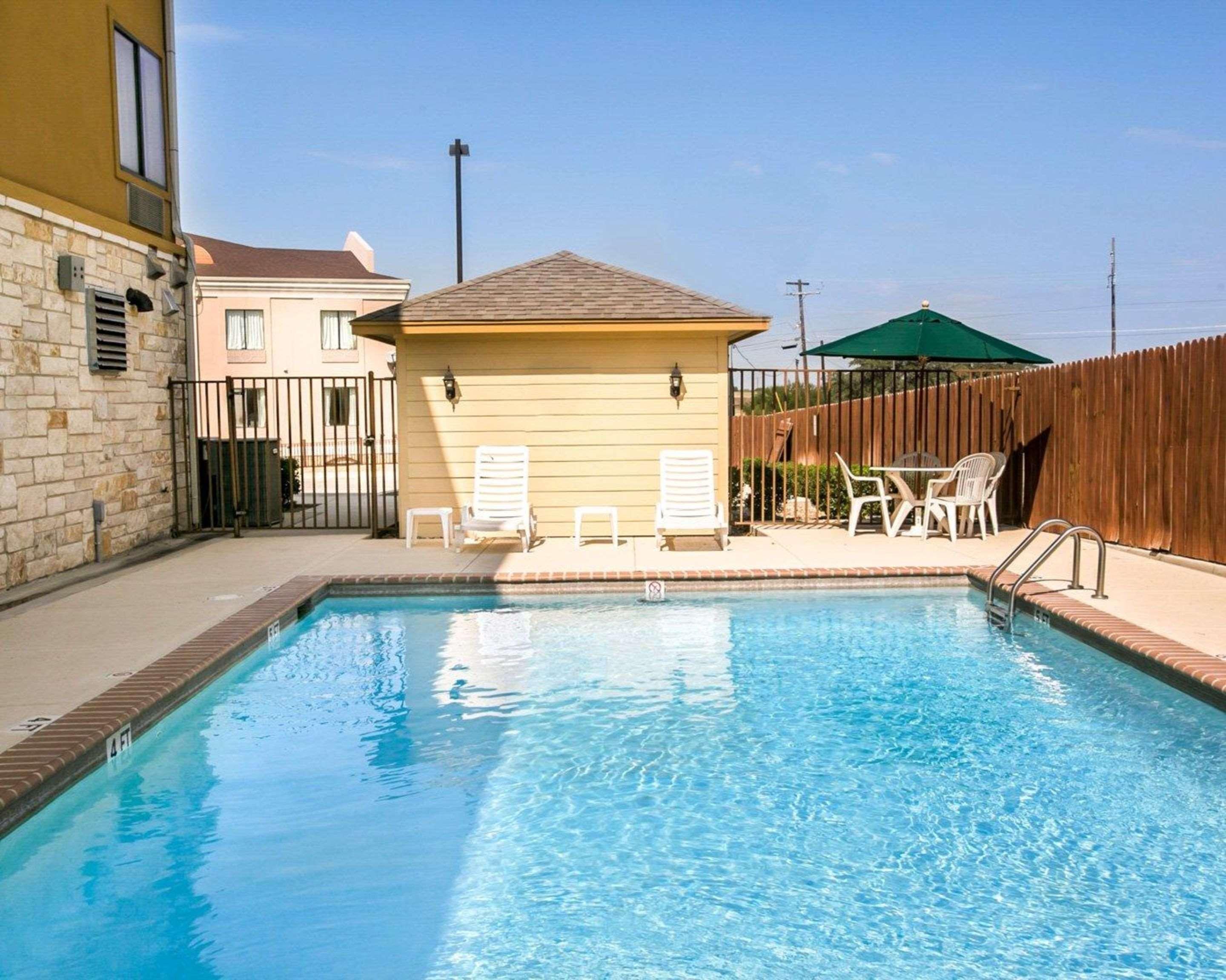 Sleep Inn & Suites Gonzales Near Palmetto State Park Екстер'єр фото