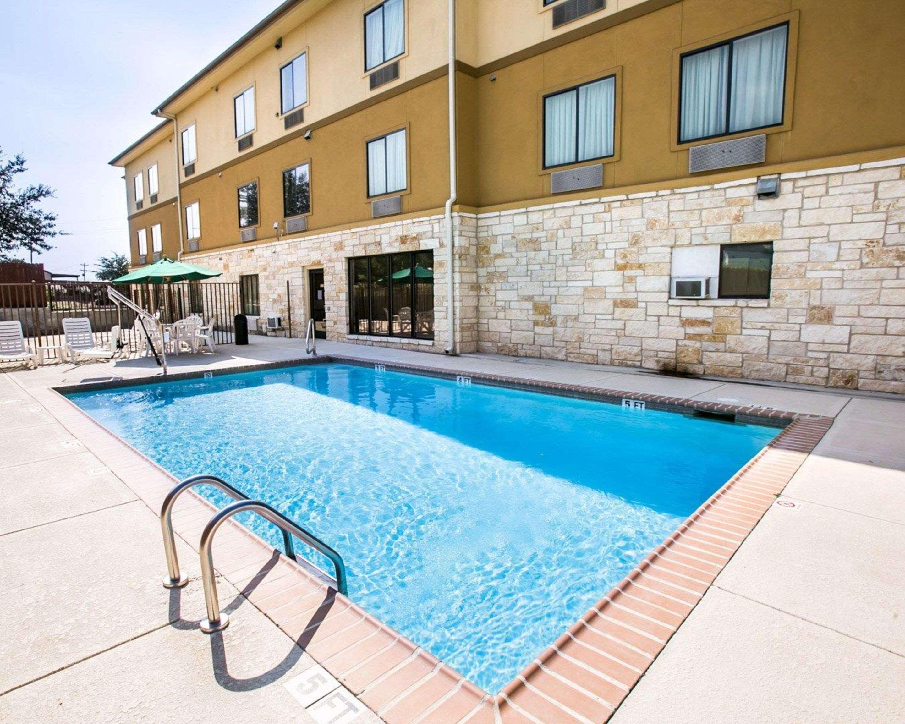 Sleep Inn & Suites Gonzales Near Palmetto State Park Екстер'єр фото